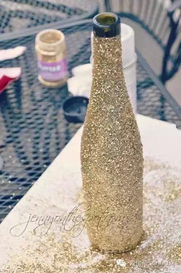 酒瓶做成的手工藝品，一定讓你后悔以前把酒瓶扔掉