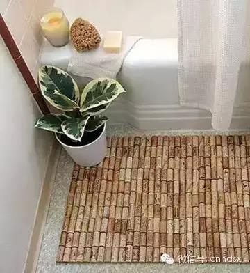 酒瓶做成的手工藝品，一定讓你后悔以前把酒瓶扔掉